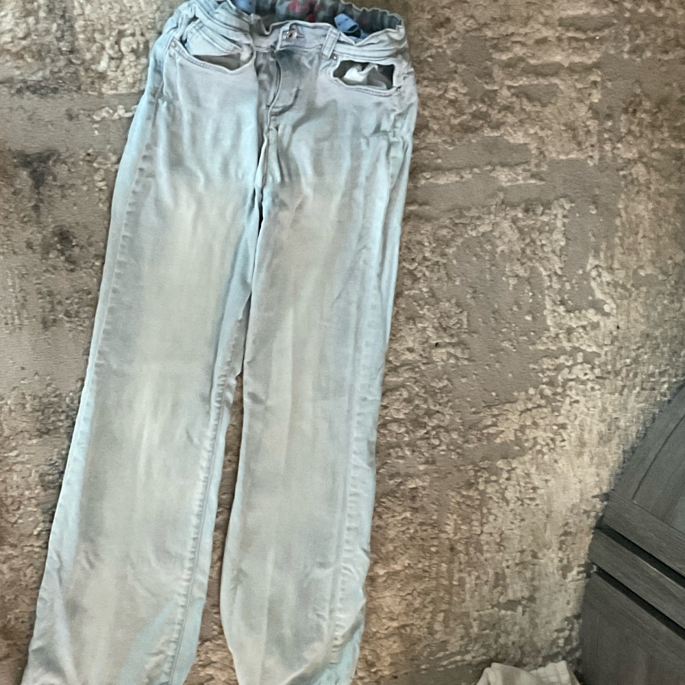 Light Wash Straight Leg Jeans